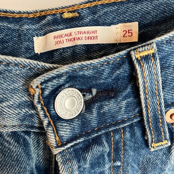 Levi’s Aritzia ribcage high rise jeans size 25 - Picture 3 of 7